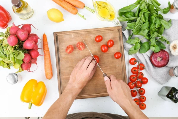 6 sai lầm phổ biến trong ăn uống khiến bạn khó tiêu mà không hề hay biết